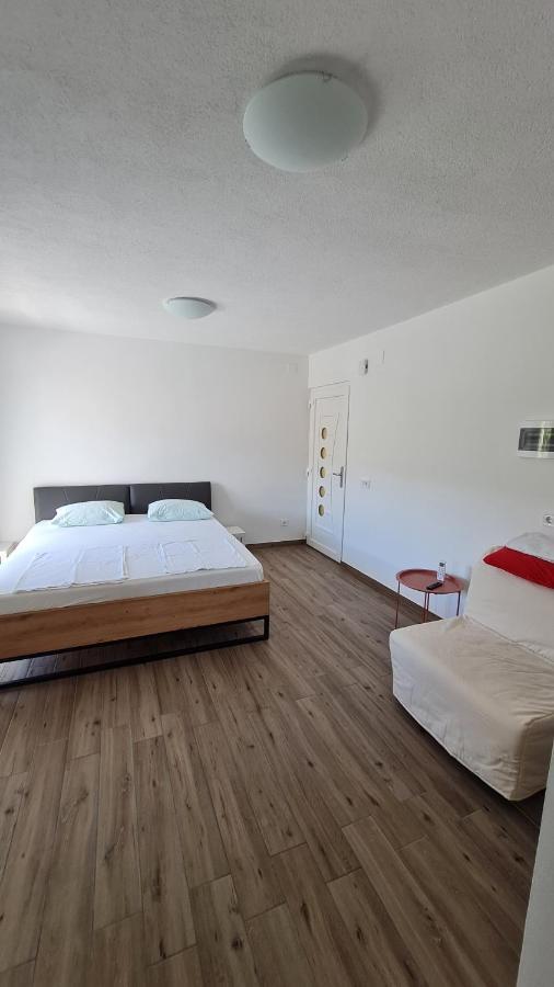 Apartmani Mlinar - Studio Apartment Grebastica Ngoại thất bức ảnh