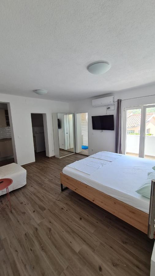 Apartmani Mlinar - Studio Apartment Grebastica Ngoại thất bức ảnh